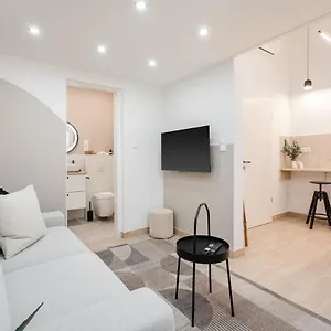 kl35-boutique-apartments-best-location-by-bqa.inbudapesthotels.com/