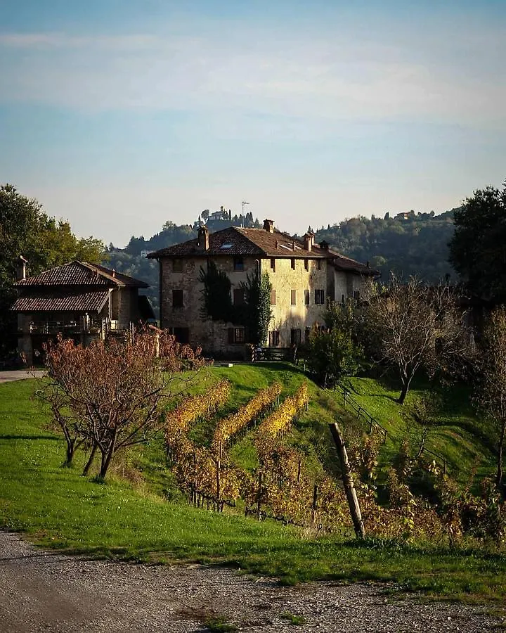 Agriturismo La Costa Guest House Perego Country house Rovagnate